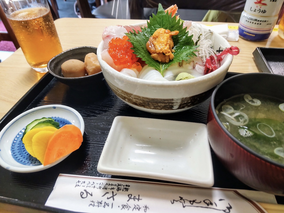 Seafood Rice Bowl lunch in Atami