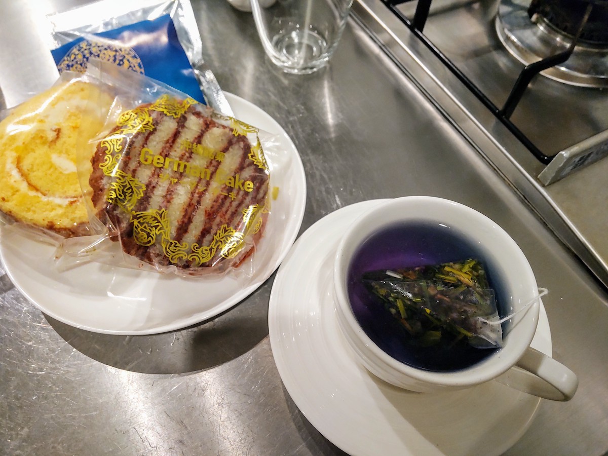 Okinawan sweets and tea